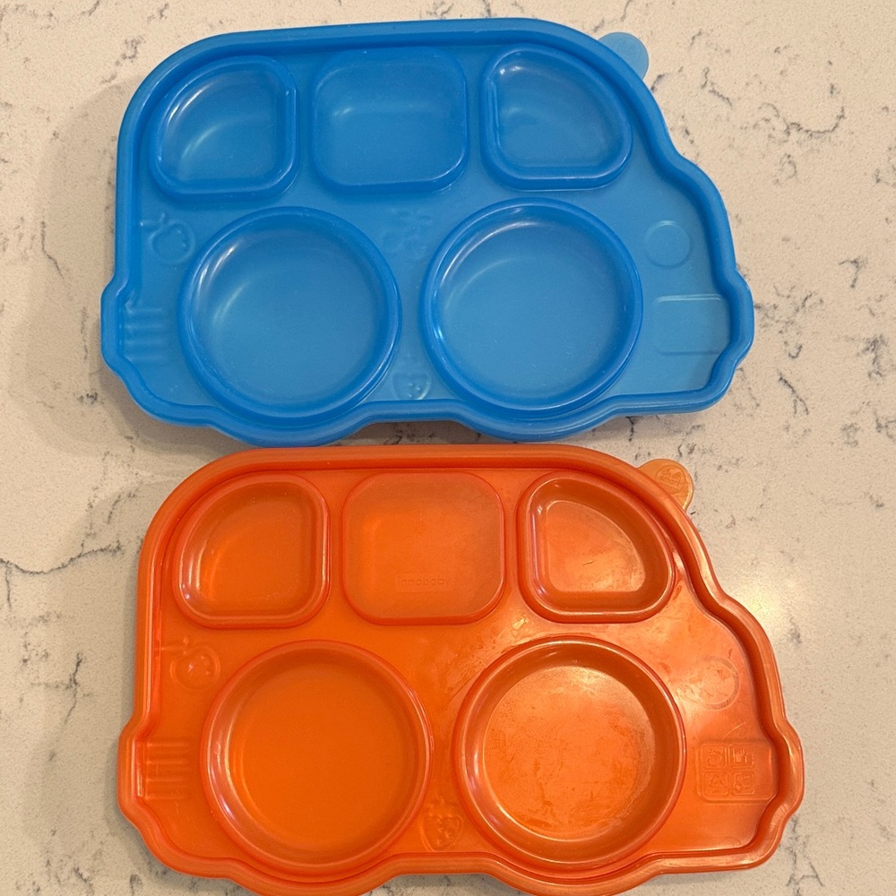 Innobaby Blue and Orange Stainless Steel Bus Plates with Lids